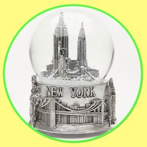 New York Skyline Snow Globe
